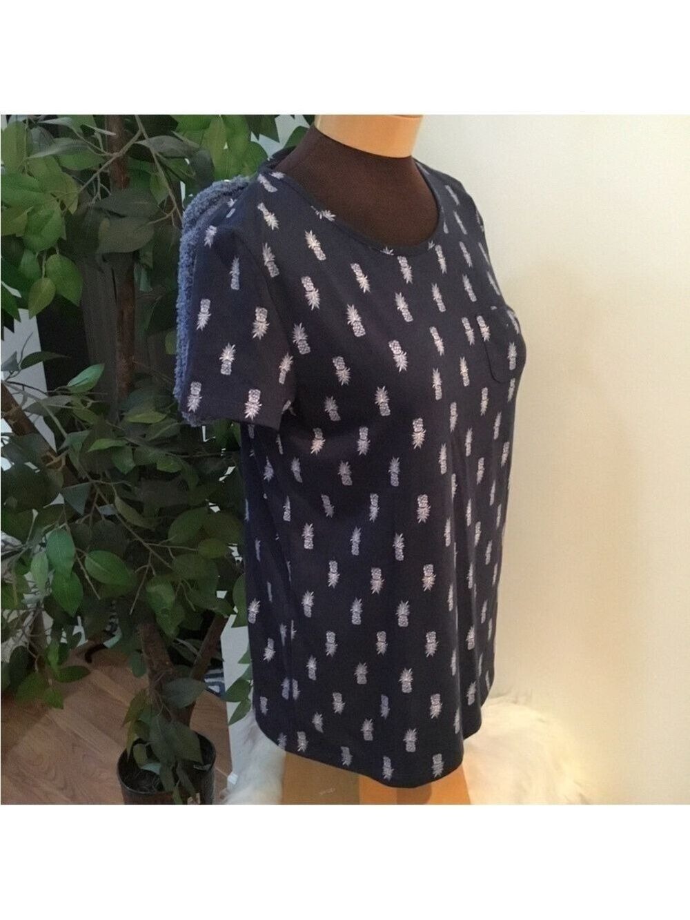 Croft & Barrow sleep tee with matching slipper socks Womans size Small - Picture 2 of 13